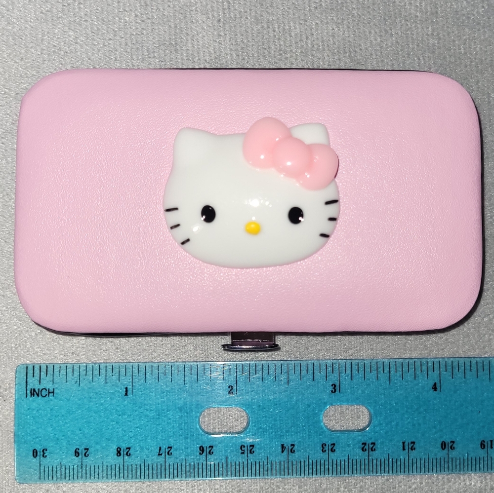 Hello Kitty Manicure Set. 7-Piece Set. - Picture 2 of 16